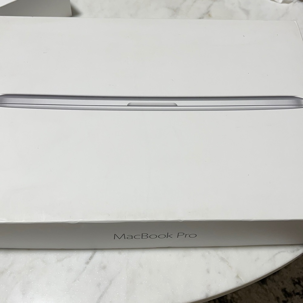 MacBook Pro Empty Box